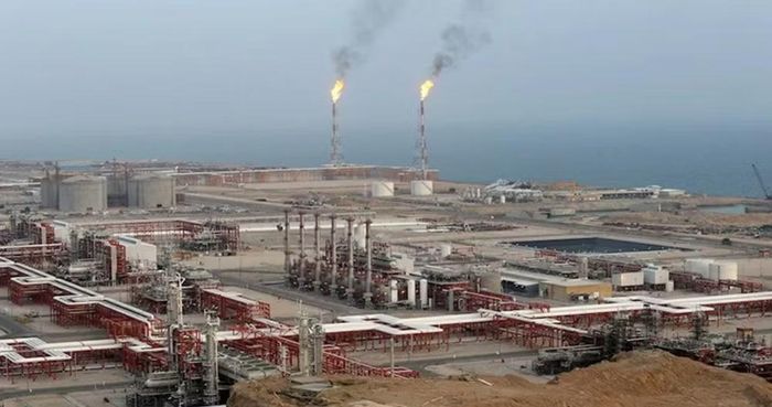 Theo dữ liệu của Kpler, hơn 34 triệu thùng dầu thô Iran đã được vận chuyển qua eo biển Hormuz từ ngày 18/6. Đây được xem là "phao cứu sinh" đối với Tehran sau hai tháng hoạt động xuất khẩu gần như tê liệt vì lệnh phong tỏa của Mỹ.