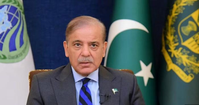 Trong khi đó, Thủ tướng Pakistan Shehbaz Sharif, quốc gia đang đóng vai trò trung gian hòa giải, đã điện đàm với Tổng thống Iran Masoud Pezeshkian, kêu gọi Tehran bảo vệ những thành quả hòa bình vừa đạt được.