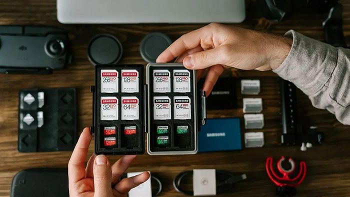  Việc chọn lựa thẻ nhớ phù hợp công dụng có thể giúp tối ưu chi phí. Ảnh: Adorama.