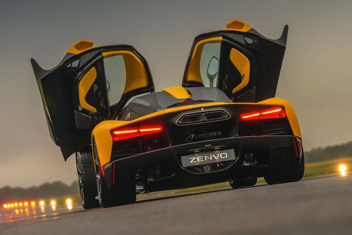  Mẫu hypercar Zenvo Aurora Tur sẽ được sản xuất với số lượng giới hạn 50 chiếc toàn cầu. Chiếc xe đầu tiên có thể được bàn giao vào nửa cuối năm 2027. 