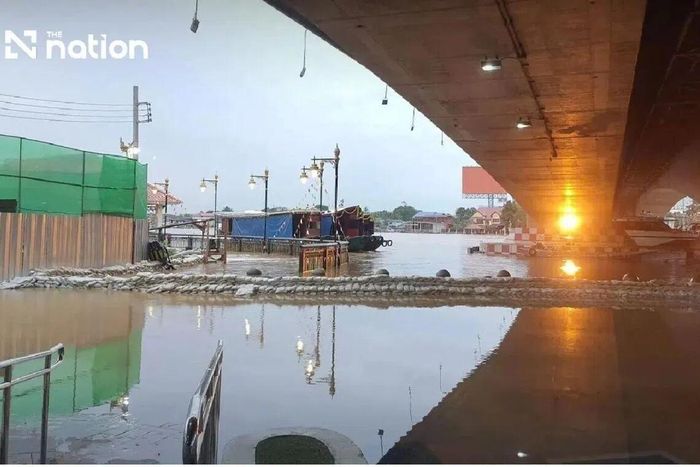  Cục Phòng chống và Giảm nhẹ Thiên tai Thái Lan cho biết nguy cơ cao nhất sẽ xảy ra từ 18h đến 22h mỗi ngày. Ảnh: The Nation. 