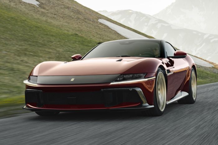 Chiếc Ferrari 12Cilindri được trang bị máy V12 dung tích 6.5L. Ảnh: Ferrari.