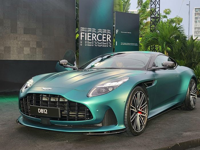 Mẫu xe Aston Martin DB12 được giới thiệu vào năm 2024. Ảnh: Đan Thanh.