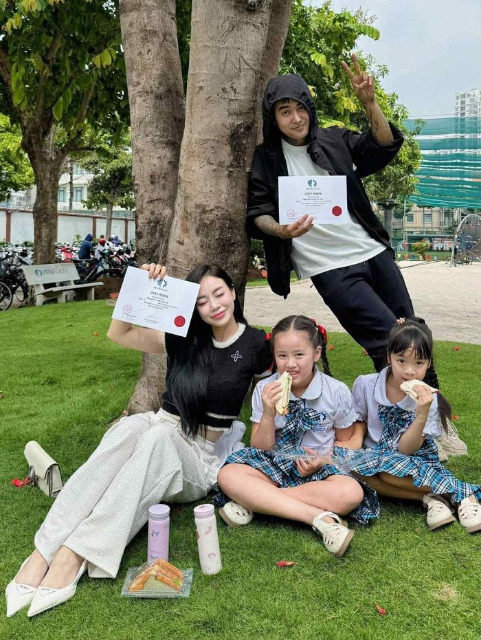 Đạt G và Cindy Lư (tên thật Bảo Ngọc) bắt đầu tìm hiểu nhau vào cuối năm 2020 và công khai chuyện tình cảm vào tháng 5/2021. Sau khoảng 2 năm chia tay, họ tái hợp vào tháng 11/2023. Khi đó, Đạt G đăng tải bức ảnh chụp cùng Bảo Ngọc và 2 con gái của cô, đồng thời xưng "ba" trong bài viết.