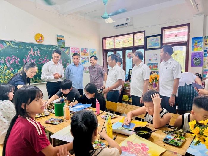 Đoàn đã đến thăm và giao lưu với Trung tâm hoạt động thanh thiếu nhi Tỉnh Hà Tĩnh