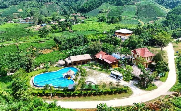 Hạ tầng giao thông phục vụ phát triển du lịch cũng được chú trọng. Ảnh: Ngọc Linh