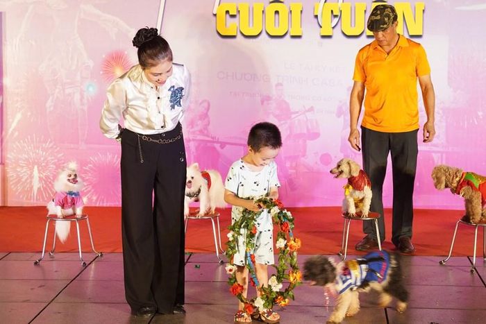 Những tiết mục xiếc thu hút đông đảo khán giả, đặc biệt là các em nhỏ