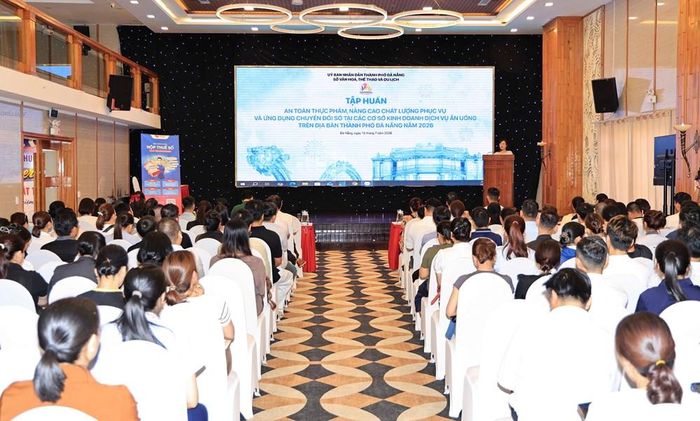 Đà Nẵng tập huấn ATTP, nâng cao chất lượng phục vụ và ứng dụng chuyển đổi số tại các cơ sở kinh doanh dịch vụ ăn uống