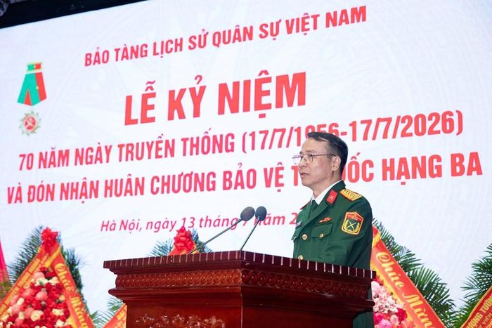 Đại tá Lê Vũ Huy, Giám đốc Bảo tàng Lịch sử Quân sự Việt Nam đọc diễn văn tại lễ kỷ niệm