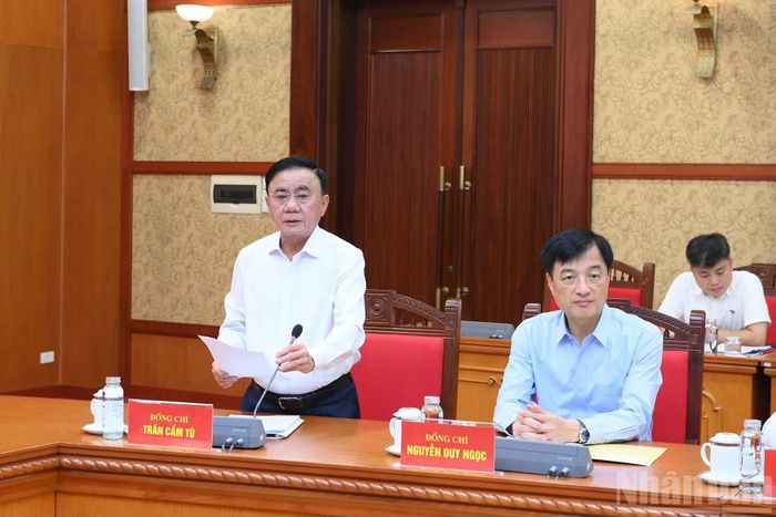 Thường trực Ban Bí thư Trần Cẩm Tú phát biểu tại phiên họp.