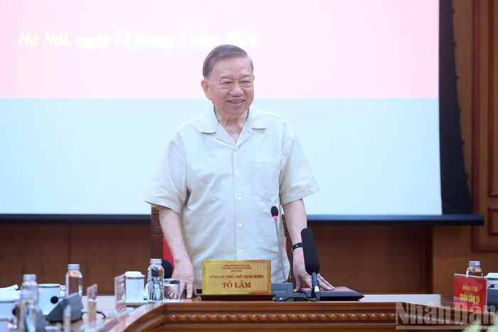 Tổng Bí thư, Chủ tịch nước Tô Lâm phát biểu kết luận tại phiên họp.