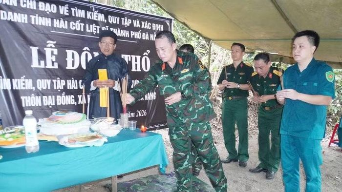 Ban Tổ chức làm Lễ động thổ tìm kiếm, quy tập hài cốt liệt sĩ tại hang Đá Sập.