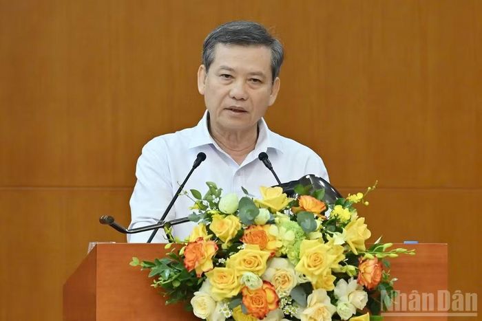 Đồng chí Lê Minh Trí phát biểu kết luận hội nghị. (Ảnh: THỦY NGUYÊN)