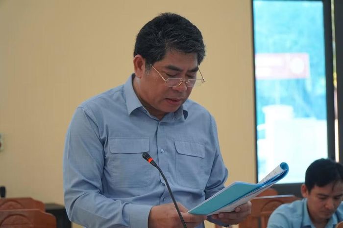 Đồng chí Vi Văn Sơn, Giám đốc Sở Dân tộc và Tôn giáo Nghệ An báo cáo tại buổi làm việc.