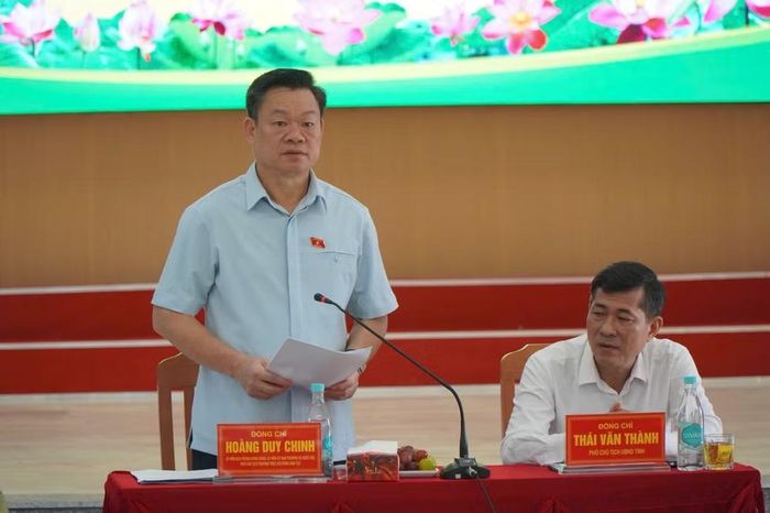 Phó Chủ tịch Thường trực Hội đồng Dân tộc Hoàng Duy Chinh phát biểu kết luận buổi làm việc.