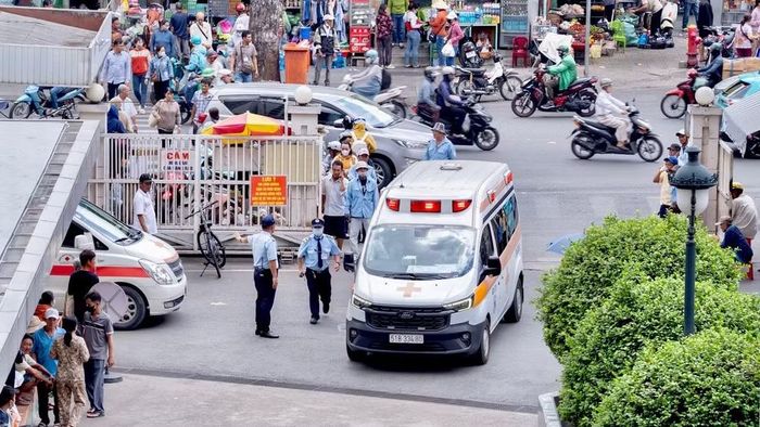 Bệnh nhân nguy kịch trong vụ lật ca-nô tại Đặc khu Phú Quốc được đưa về điều trị chuyên sâu tại Bệnh viện Chợ Rẫy. (Ảnh: Bệnh viện cung cấp)