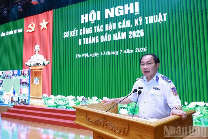 Đại tá Nguyễn Quang Hùng, Chủ nhiệm Hậu cần-Kỹ thuật Cảnh sát biển giải đáp các ý kiến đóng góp tại hội nghị
