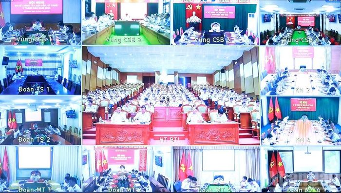 Hội nghị được tổ chức trực tiếp kết hợp trực tuyến đến 13 điểm cầu trong toàn lực lượng.