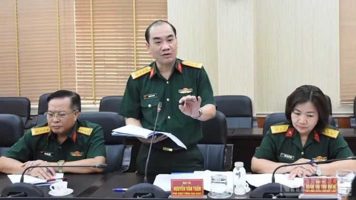 Các thành viên Ban tổ chức hội thi phát biểu.