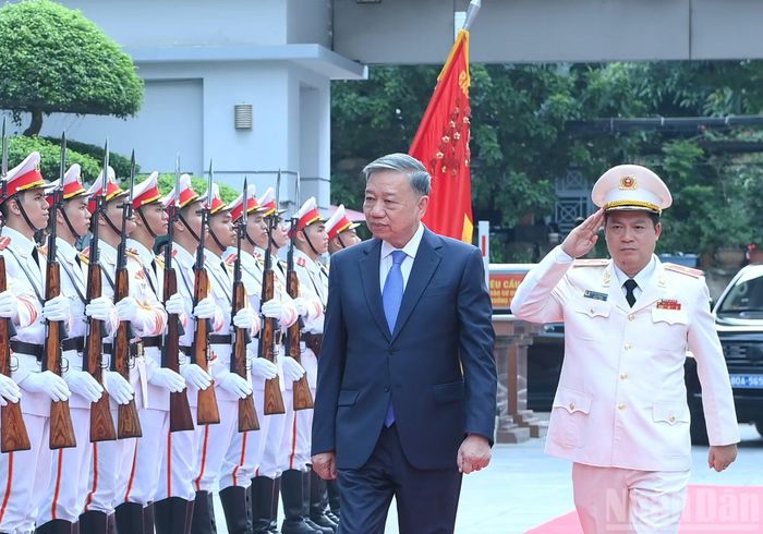 Tổng Bí thư, Chủ tịch nước Tô Lâm thăm và làm việc tại Cục Cảnh sát quản lý trại giam, cơ sở giáo dục bắt buộc, trường giáo dưỡng (Bộ Công an).