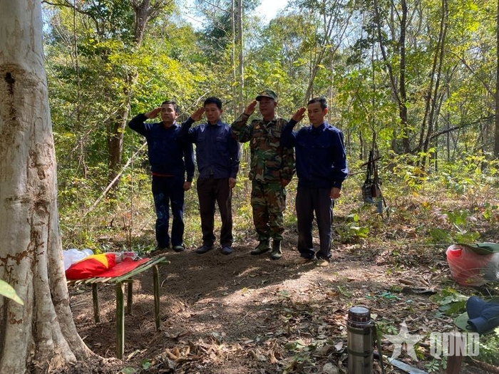 Xúc động khi tìm thấy hài cốt các anh hùng liệt sĩ.