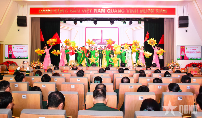 Văn nghệ chào mừng buổi lễ.