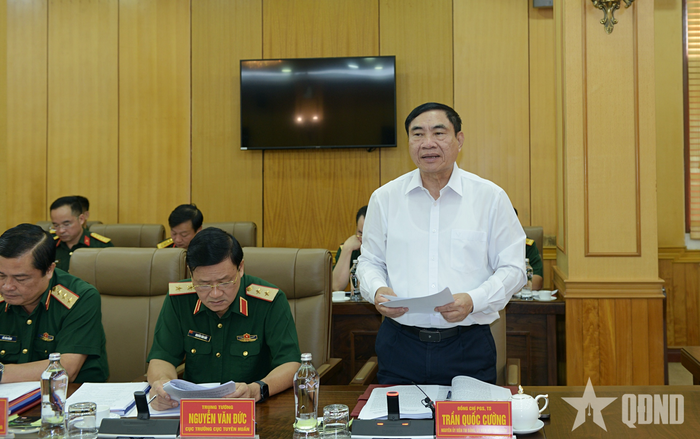  PGS, TS Trần Quốc Cường, nguyên Ủy viên Trung ương Đảng, nguyên Bí thư Tỉnh ủy Điện Biên, Ủy viên Hội đồng Lý luận Trung ương phát biểu tại hội thảo. 
