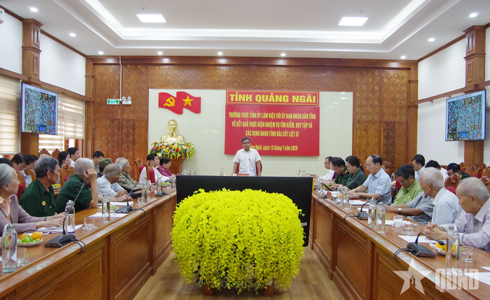 Quang cảnh buổi làm việc.
