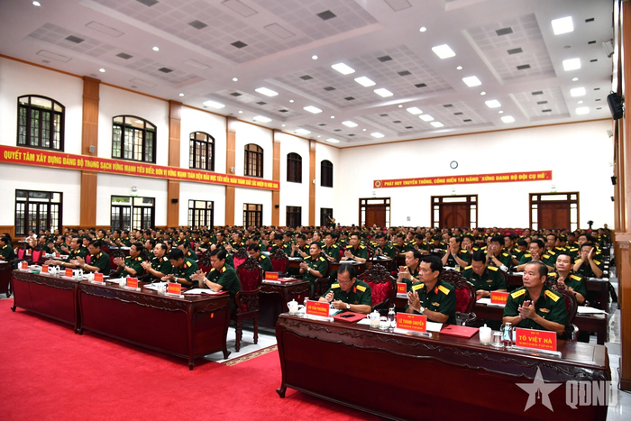 Các đại biểu dự hội nghị.