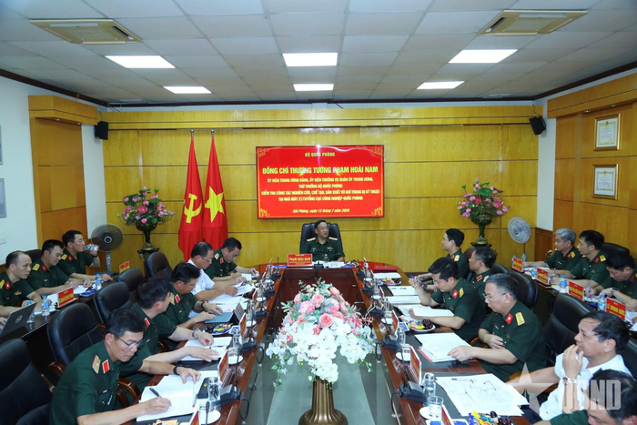 Các đại biểu dự buổi làm việc.