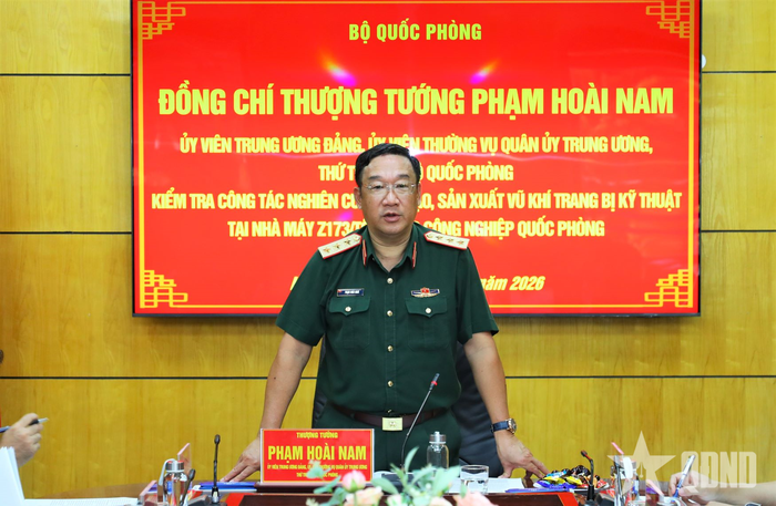 Thượng tướng Phạm Hoài Nam chủ trì kiểm tra.
