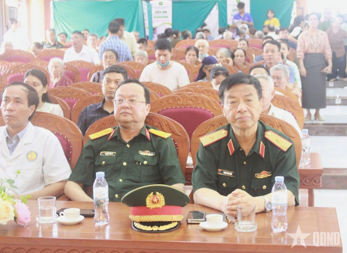 Các đại biểu tham dự chương trình.