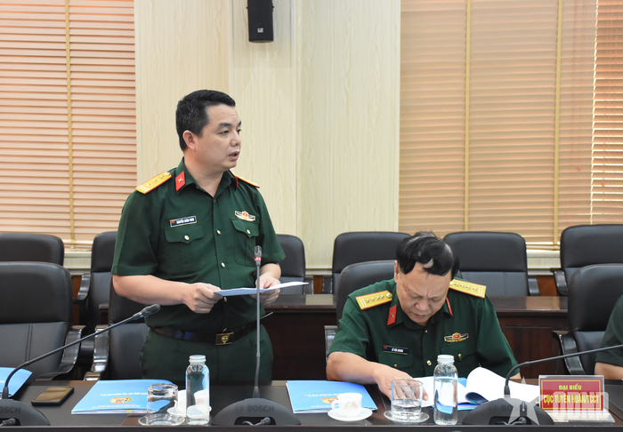  Thượng tá Nguyễn Xuân Vinh, Trợ lý Ban Công đoàn Quốc phòng, Thư ký Hội thi, báo cáo công tác chuẩn bị Hội thi. 