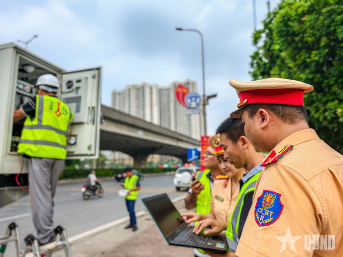 Khi xảy ra mưa lớn hoặc xuất hiện ngập úng cục bộ, hệ thống cũng sẽ kịp thời cập nhật thông tin, cảnh báo các khu vực bị ảnh hưởng, giúp người điều khiển phương tiện tránh các tuyến đường ngập sâu hoặc lưu thông khó khăn.