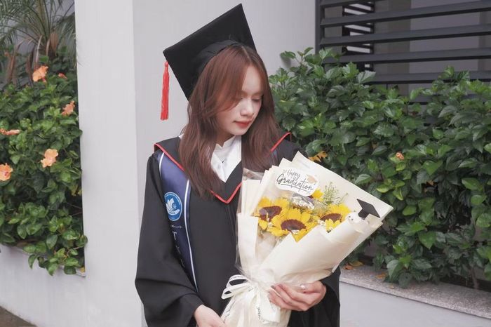 Mọi hành trình đều bắt đầu từ những bước đi đầu tiên. Mình nghĩ, chỉ khi dám bước ra khỏi vùng an toàn và thử những điều chưa từng nghĩ đến, mình mới biết bản thân có thể đi được xa đến đâu.