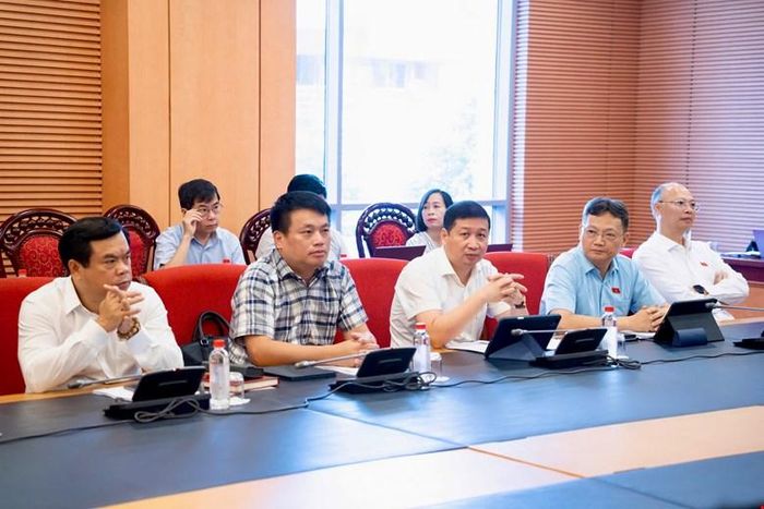 Đại biểu dự họp. Ảnh: CẨM HÀ