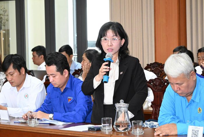 Phó Chủ tịch Hội Liên hiệp Phụ nữ TPHCM Huỳnh Thị Thúy Phương phát biểu. Ảnh: VIỆT DŨNG