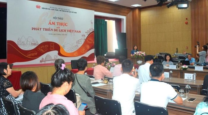 Quang cảnh hội thảo "Ẩm thực với phát triển du lịch Việt Nam". Ảnh: THU HÀ