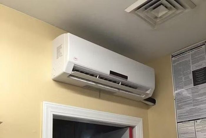Vị trí lắp điều hòa ảnh hưởng trực tiếp đến khả năng làm mát, mức tiêu thụ điện và độ bền của thiết bị.