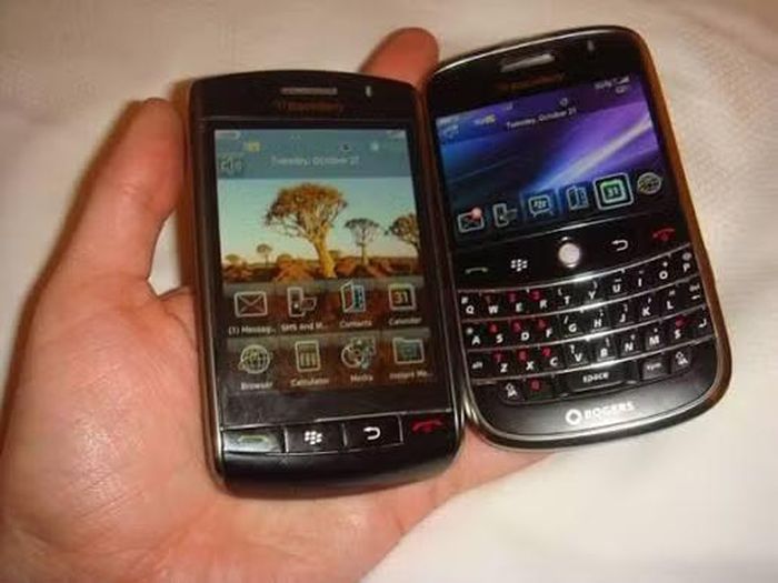 Việc thiếu các bản cập nhật bảo mật khiến BlackBerry không còn phù hợp để lưu trữ dữ liệu quan trọng hoặc sử dụng làm thiết bị chính trong bối cảnh các nguy cơ tấn công mạng ngày càng gia tăng. Bên cạnh đó, khả năng tương thích với nhiều ứng dụng hiện đại cũng ngày càng hạn chế do hệ điều hành đã lỗi thời.