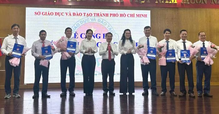 Lãnh đạo Sở GD&ĐT TPHCM trao quyết định bổ nhiệm Hiệu trưởng, Hiệu phó.