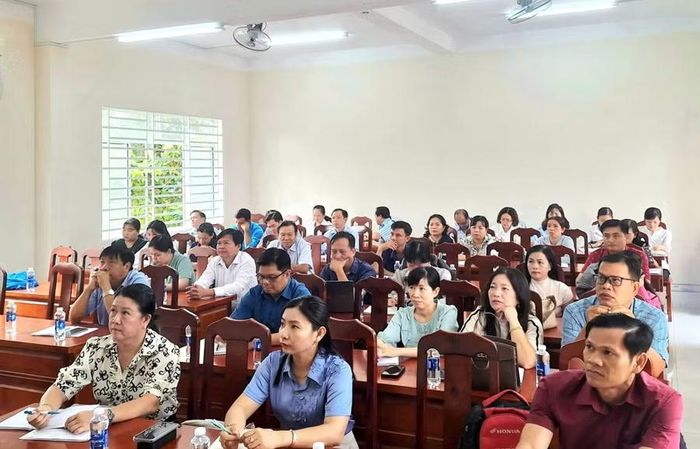 Giáo viên ở An Giang được học tiếng Anh trực tuyến miễn phí.