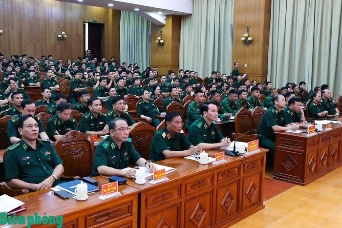 Các đại biểu dự buổi lễ. Ảnh: Chiến Khu