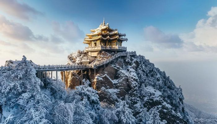 Lão Quân Sơn trước đây có tên là Cảnh Thất Sơn.