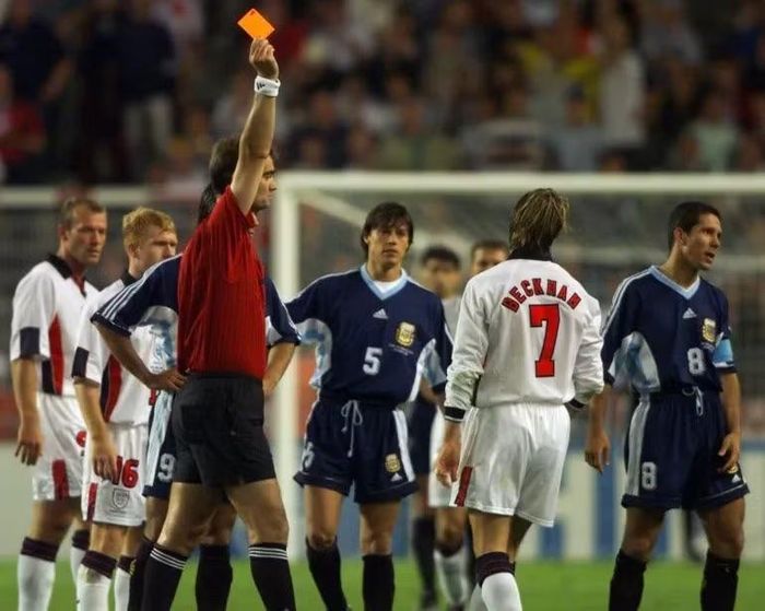 Beckham và tấm thẻ đỏ nhớ đời