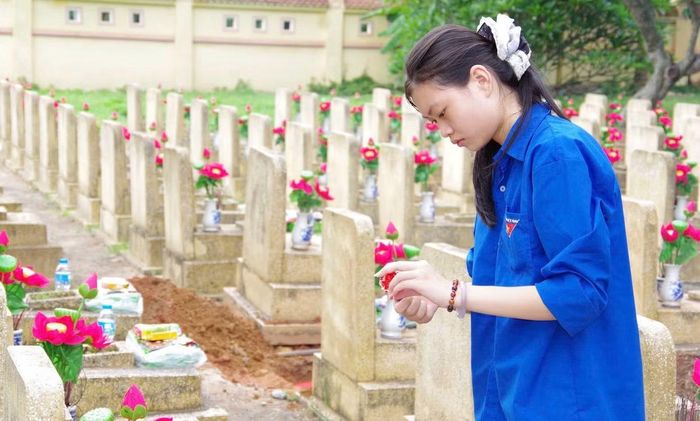 Dù chỉ là những đóng góp nhỏ bé, nhưng mỗi đoàn viên, thanh niên đều mang niềm tự hào và trách nhiệm, góp phần vào hành trình thiêng liêng tìm lại danh tính cho các anh hùng liệt sĩ.