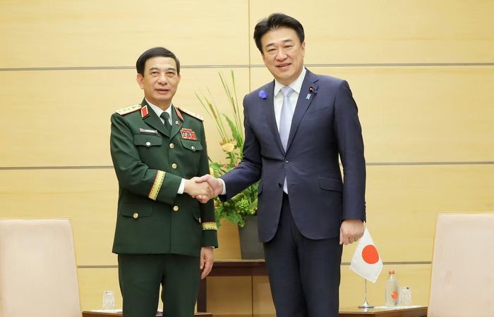 Trong khuôn khổ chuyến thăm chính thức Nhật Bản, Đại tướng Phan Văn Giang cũng đã hội kiến Chánh Văn phòng Nội các Nhật Bản Kihara Minoru.