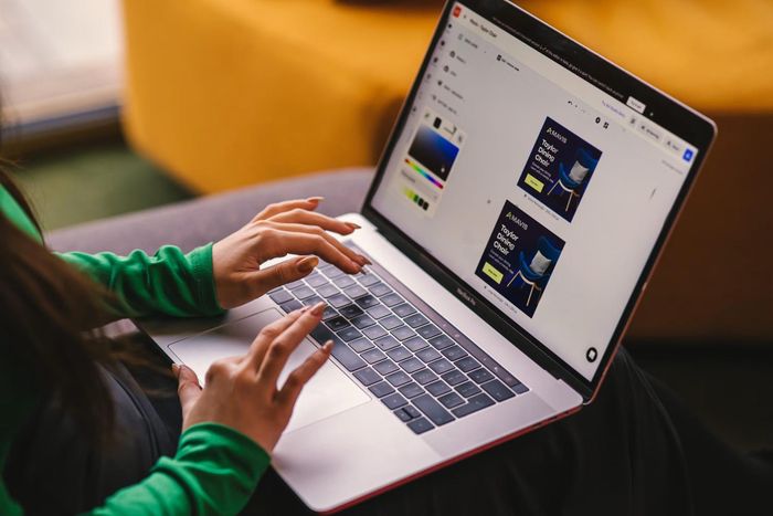 Khoa Luật của Đại học Chicago sẽ cấm sinh viên năm nhất dùng laptop trên lớp. Ảnh: Unplash