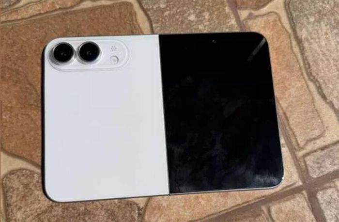 iPhone Ultra có thể sẽ khá cồng kềnh. Ảnh: @MajinBuofficia/PhoneArena