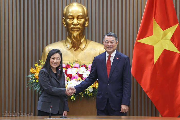 Thủ tướng Lê Minh Hưng tin tưởng Đại sứ Jennifer Wicks sẽ có nhiệm kỳ thành công, đóng góp quan trọng vào việc thúc đẩy quan hệ Đối tác chiến lược toàn diện Việt Nam - Mỹ. Ảnh: VGP